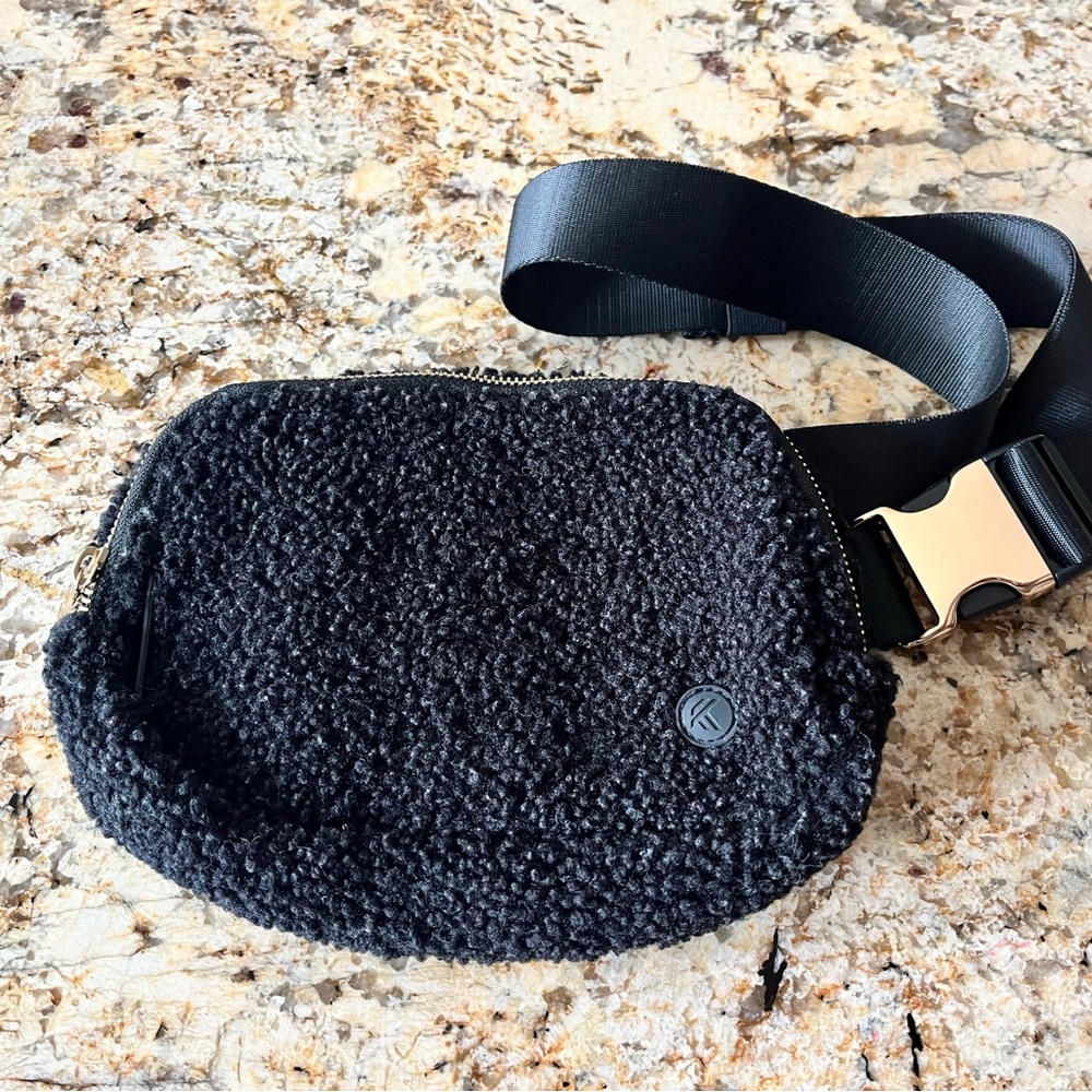 Black Sherpa Belt Bag